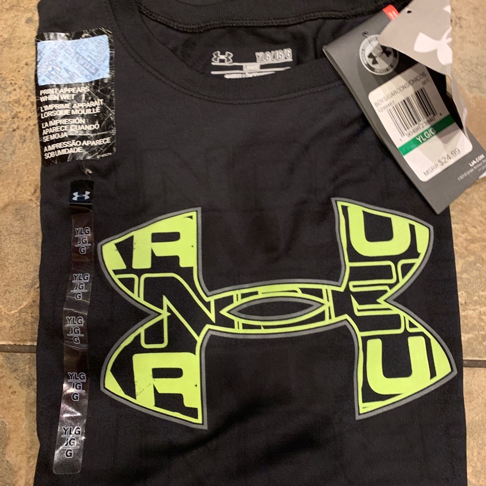 NWT Under ARMOUR YOUTH LARGE shirt